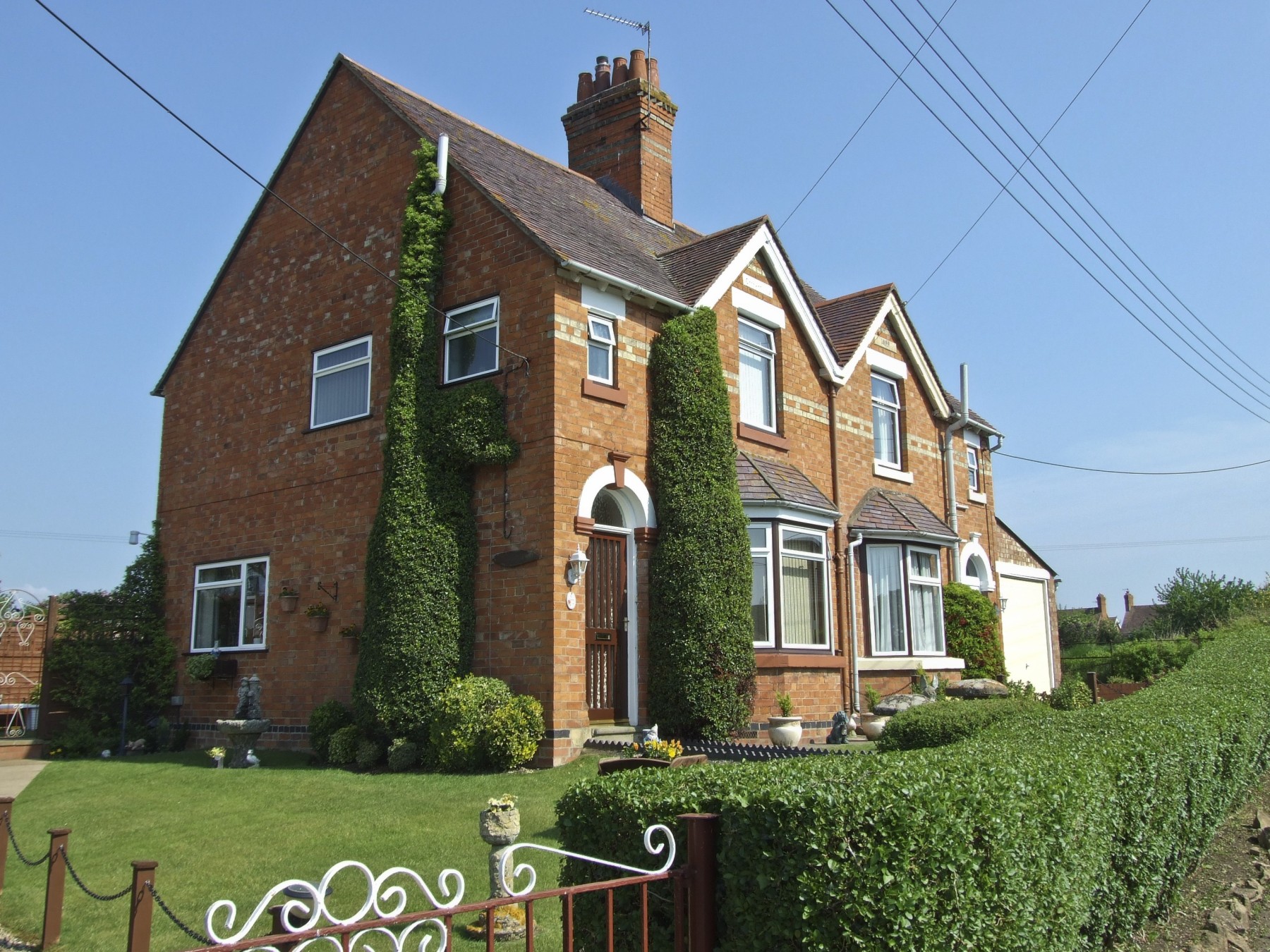 Houses at the far end of Old Post Office Lane The Badsey Society